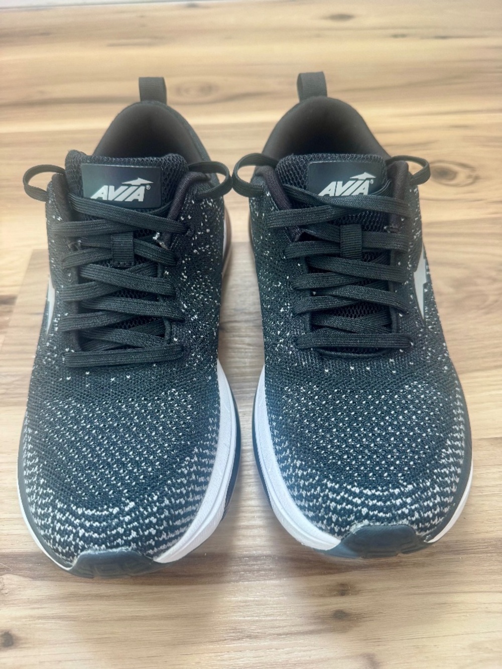Avia Men’s Sneakers Size 8 Black White Knit Air Cushion Lightweight